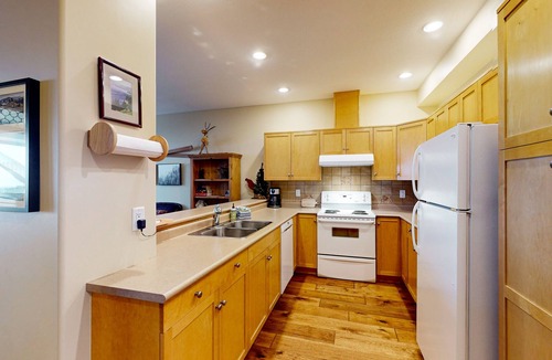 Big White Ski Resort House | Ski-in/ski-out townhome with unobstructed mountain views, hot tub, & fireplace