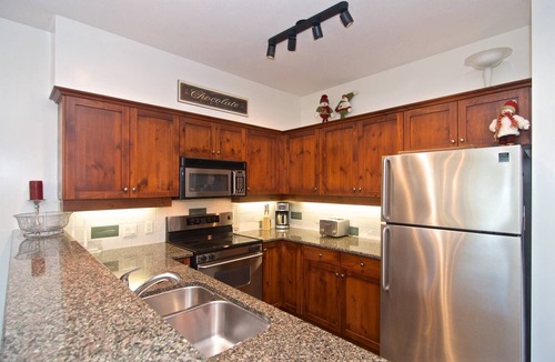 Nordic Estates House | SKI IN/SKI OUT Beautiful Family Townhome. Newly renovated, Free parking, one level unit,