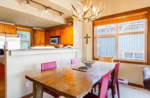 Upper Village House | Ski in Ski out Minutes from Village, Private Hot Tub Sleeps 6 Free Shuttle