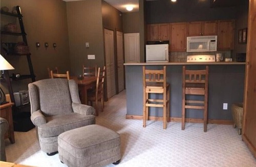 Silver Star Mountain Apartment | Ski In/Ski Out Modern Condo in Wildwood at Creekside