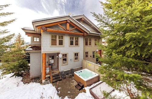 Nordic Estates House | Ski-in/Ski-out Whistler Chalet with Private Hot Tub, Fireplace & Mtn Views