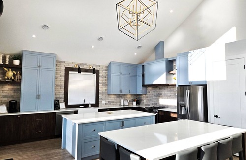 Okanagan-Similkameen House | Sky-View Cottage - 5 Bedroom View home with 2 kitchens