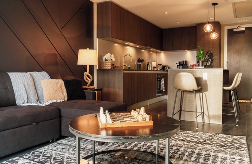 Victoria Park Condo | Skyline Condo | Mountain Views | Walk to Stampede