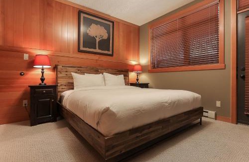 Rossland House | Slalom Creek 2 Bedroom & Den