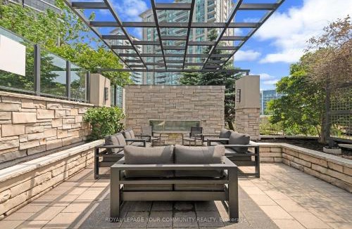 Willowdale Apartment | Sleek 1BR & Sttudy Condo - CN Tower, Skyline view - North York
