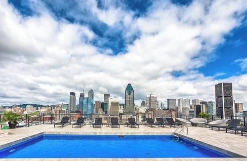 Griffintown Apartment | Sleek 2BR Mountain & City views +Parking