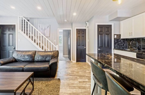 Craigleith Condo | Slopeside at 209 with Hot Tub + Mountain Views