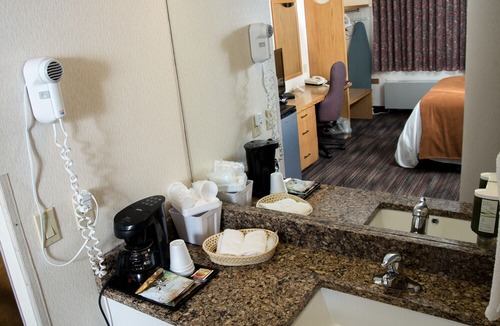 New Minas Hotel | Slumber Inn