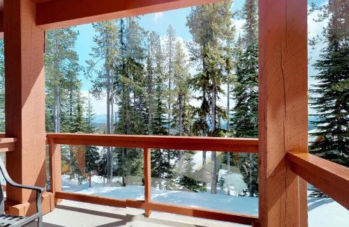 Snow Pine Estates House | Snowbanks 6