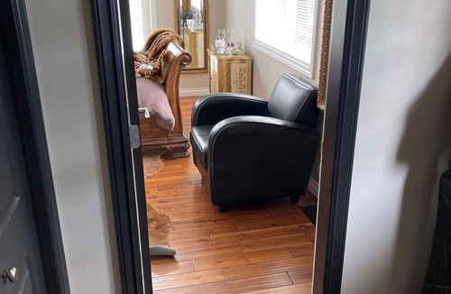 Saanich East Bed & Breakfast | Snowbird Delight