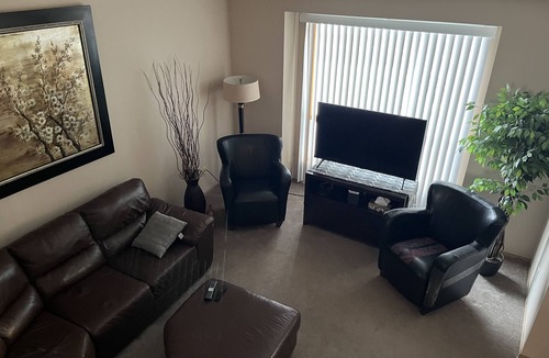 Shawnessy House | Somerset - Furnished 4 Bedroom Home