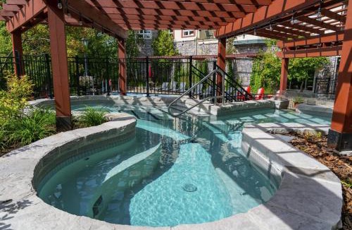 Mont-Tremblant Pedestrian Village Hotel | Sommet Des Neiges