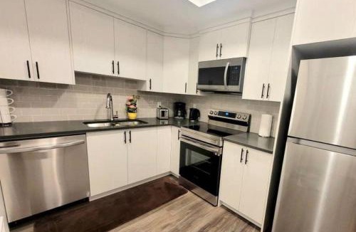 Southeast Calgary Apartment | Somy Suite - Cozy 2bedrom with two queens bed and free street parking