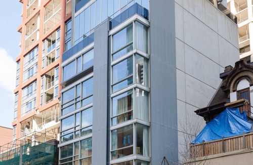 Fashion District Apartment | Sonder The Slate | Queen Suite