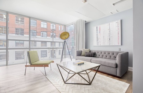 Fashion District Apartment | Sonder The Slate | Queen Suite
