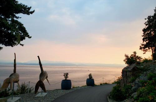 Sooke Hotel | Sooke Harbour House