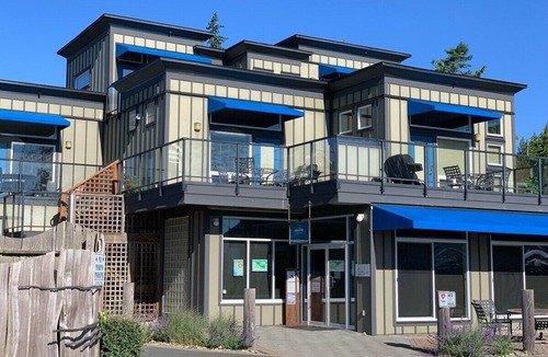 Sooke House | Sooke Harbour Penthouse