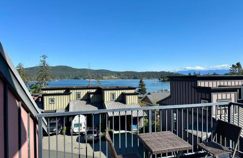 Sooke House | Sooke Harbour Townhouse