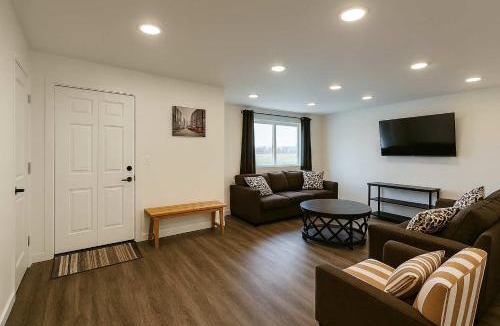 Sooke Apartment | Sooke Mountain View Suite