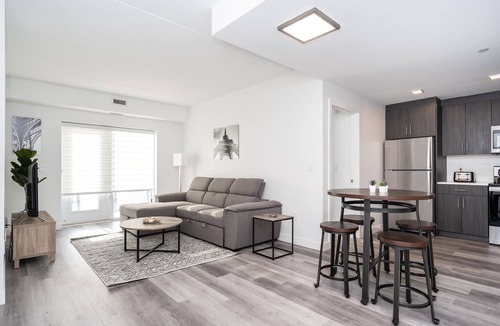 Fort Gary Apartment | South Winnipeg Close to UM +Luxury 2 Bedroom+Parking (104-30 UC)