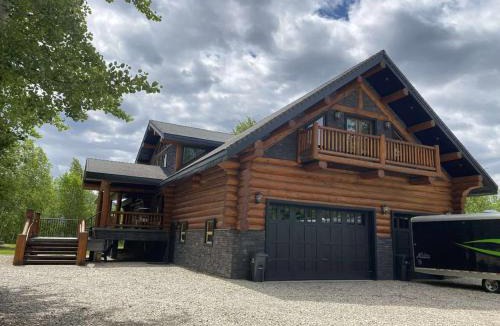 Valemount Villa | Southview Lodge