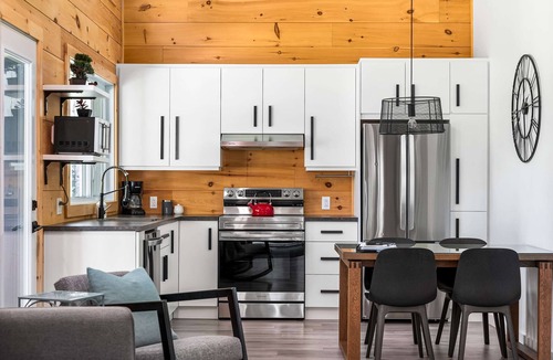 Mauricie Ski Chalet | Spa, Nature & Riverside Escape - Le Tamia