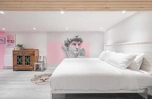 Parkdale Apartment | Spa Oasis in Toronto's Heart-Free Parking! and Pet Friendly