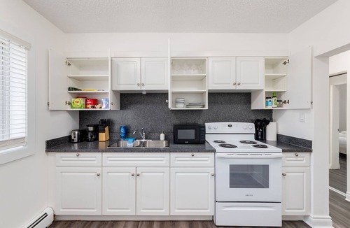 Connaught Apartment | *Spacious* 1 BED APT DT Calgary!