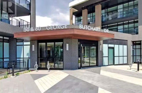 Downsview Condo | Spacious 2-Bed + Den Condo with Huge Terrace & Stunning Views