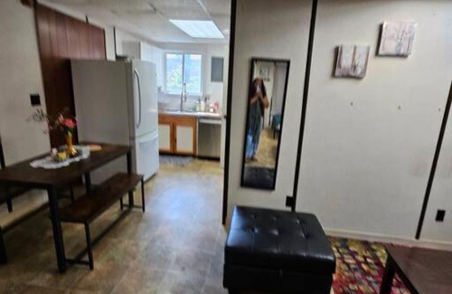 Wallaceburg Apartment | Spacious 2 bed Studio Apartment in Downtown