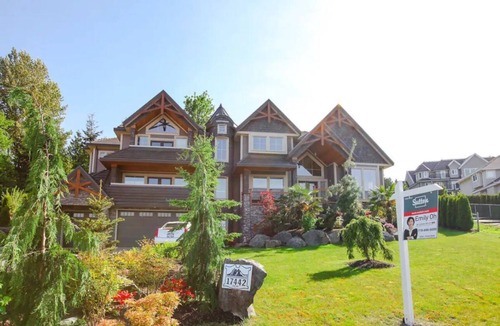 Guildford House | Spacious 2-Bedroom Basementnw/Home Theatre and Sauna