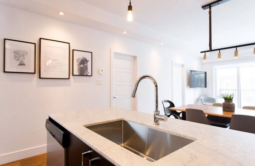 Marconi-Alexandra Condo | Spacious 2 Bedroom Condo in Little Italy