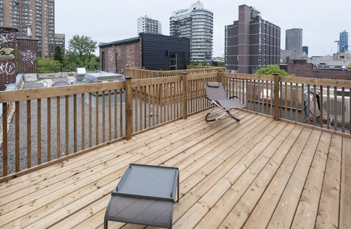 Milton Park Apartment | Spacious 2-Bedroom Duplex near Downtown