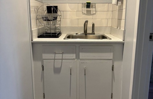 Pemberton House | Spacious 2 bedroom suite on private lot