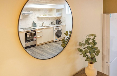 Brossard Apartment | Spacious 2BDRs Apt,ALL NEW! Close to DT/1 parking