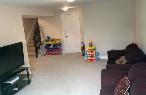 Leitrim House | Spacious 3 bed and 2.5 bathroom townhouse near the airport amazing for relaxing.