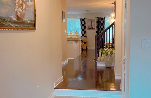 Leitrim House | Spacious 3 bed and 2.5 bathroom townhouse near the airport amazing for relaxing.