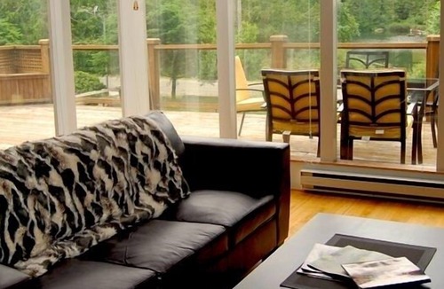Madeira Park House | Spacious 3 BR Character Home steps from Ruby Lake with Boat Access