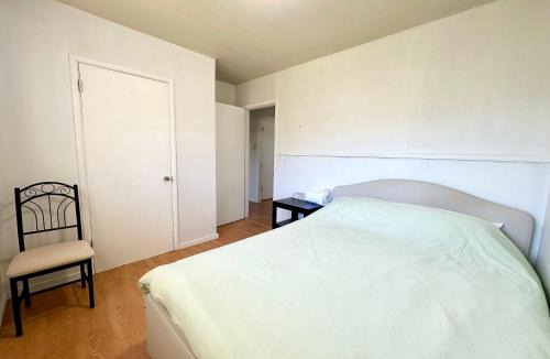 Richmond Villa | Spacious 4 Bedroom House Near YVR Airport, Transit & Shopping
