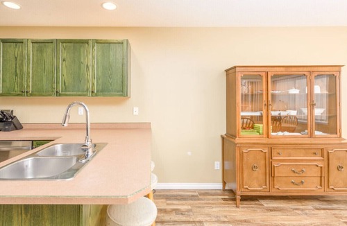 Snow Pine Estates House | Spacious 4-Bedroom – Sleeps 12 & Private Hot Tub