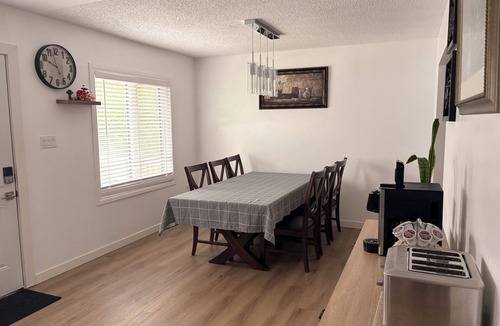 Regina House | Spacious 4 Bedrooms-Sweet Home with Free Parking
