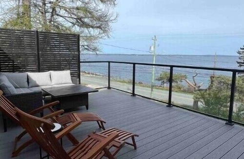 Queensland House | Spacious 4BR Family Beach House in Queensland N.S