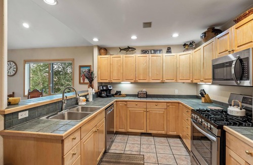 Steamboat Springs House | Spacious 4BR Luxury Home Near the Slopes | Ideal for Families and Groups!