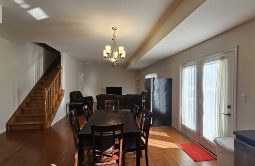 Quinte West House | Spacious 5-bedroom house with AC, WiFi in brilliant Quinte West