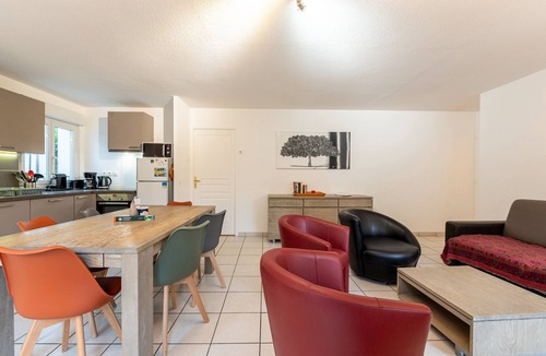 Brides-les-Bains Apartment | Spacious 6-Person Apartment in Central Brides-les-Bains with Mountain View