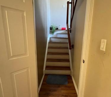 Amherstview House | Spacious and Charming Bungalow Retreat (Close to Many Amenities)