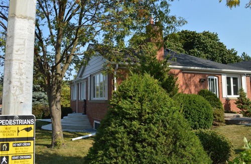 York Mills House | Spacious and cozy retreat with parking