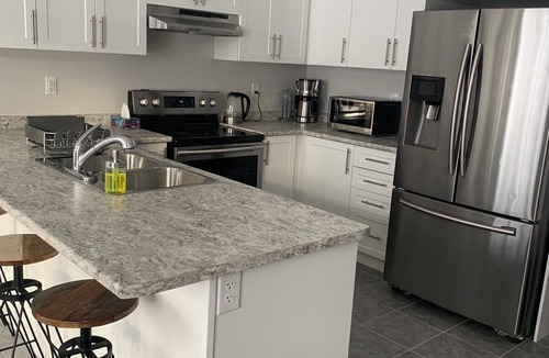 Collingwood House | Spacious and modern townhome in Collingwood