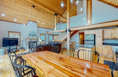Christina Lake Cabin | Spacious cabin with fireplace, full kitchen, gas grill, patio, balcony, & W/D