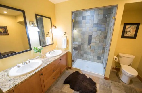 Rossland Condo | Spacious Chalet at the Base of Red Mountain
